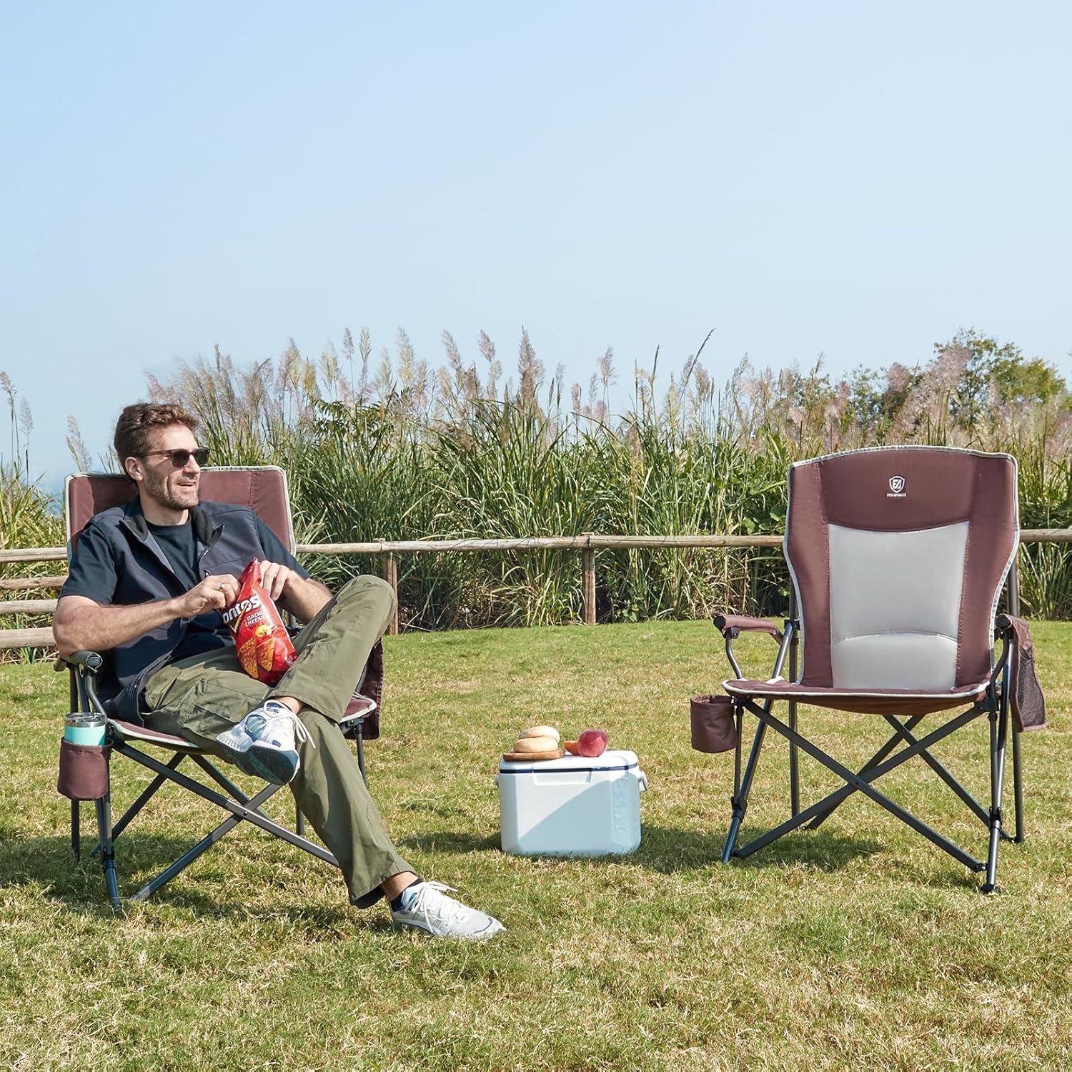 EVER ADVANCED Chaise de Camping Pliable - Charge maximale : 230 kg - Taille XL - Largeur d'assise : 62 cm - avec Poche latérale - Porte-gobelet - Chaise de pêche - pour Camping, extérieur, Balcon Burgundy Classique