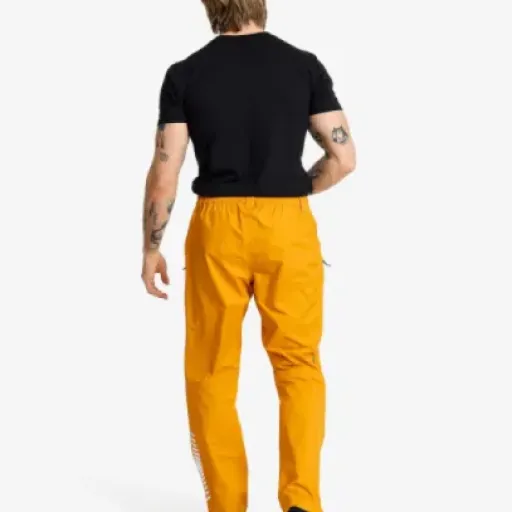Test RevolutionRace Arcade 3L Lightweight Pants : le surpantalon de pluie qui fait le job sans trop se faire oublier