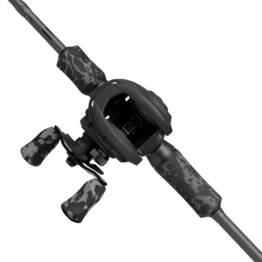 Test Abu Garcia MAX X Black Ops 1,98 m 10-40 g : un combo baitcasting correct pour se mettre sérieusement au carnassier