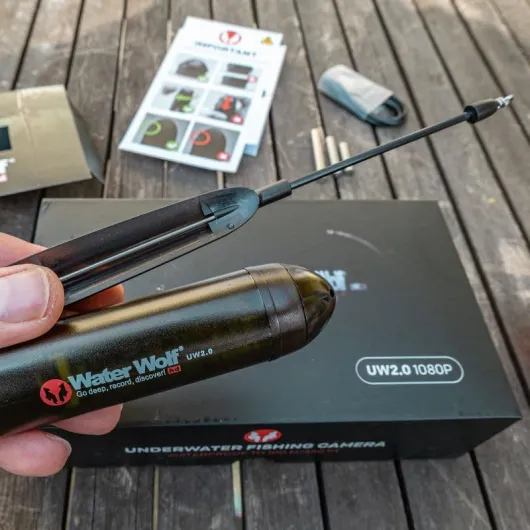 Water Wolf 2,0 WiFi Caméra d'action sous-Marine pour la Pêche - Caméra sous-Marine HD 1080P Grand Angle 120 degrés Caméra Étanche à 100 m avec Kit d'Accessoires